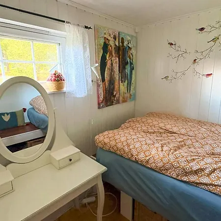 8 Person In Frosta * Vollen (Trondelag)